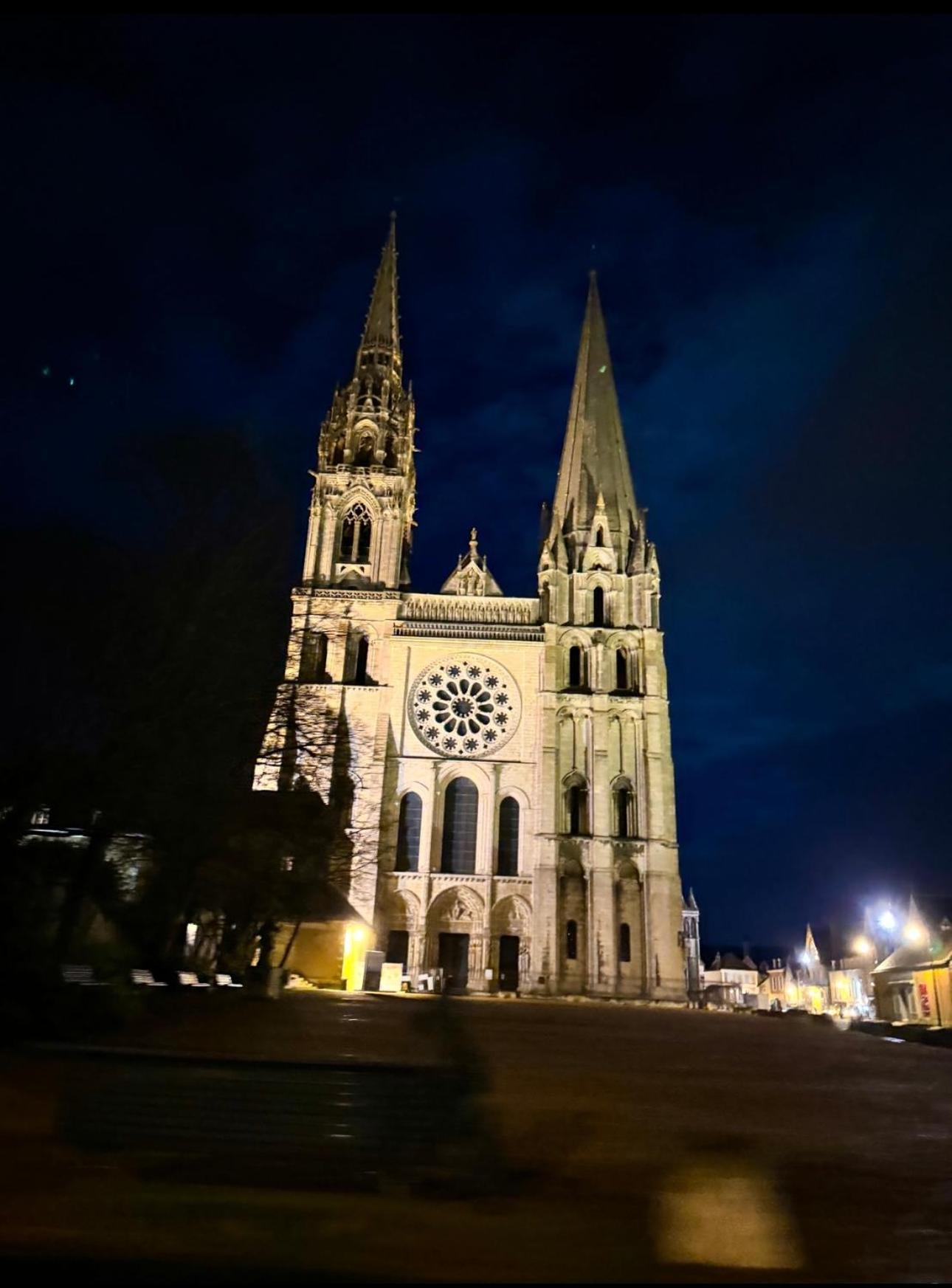 Le Cocon Urbain Central Chartres Extérieur photo